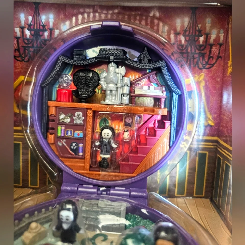 Limited Edition Addams Family Polly Pocket - Picture 3 of 4